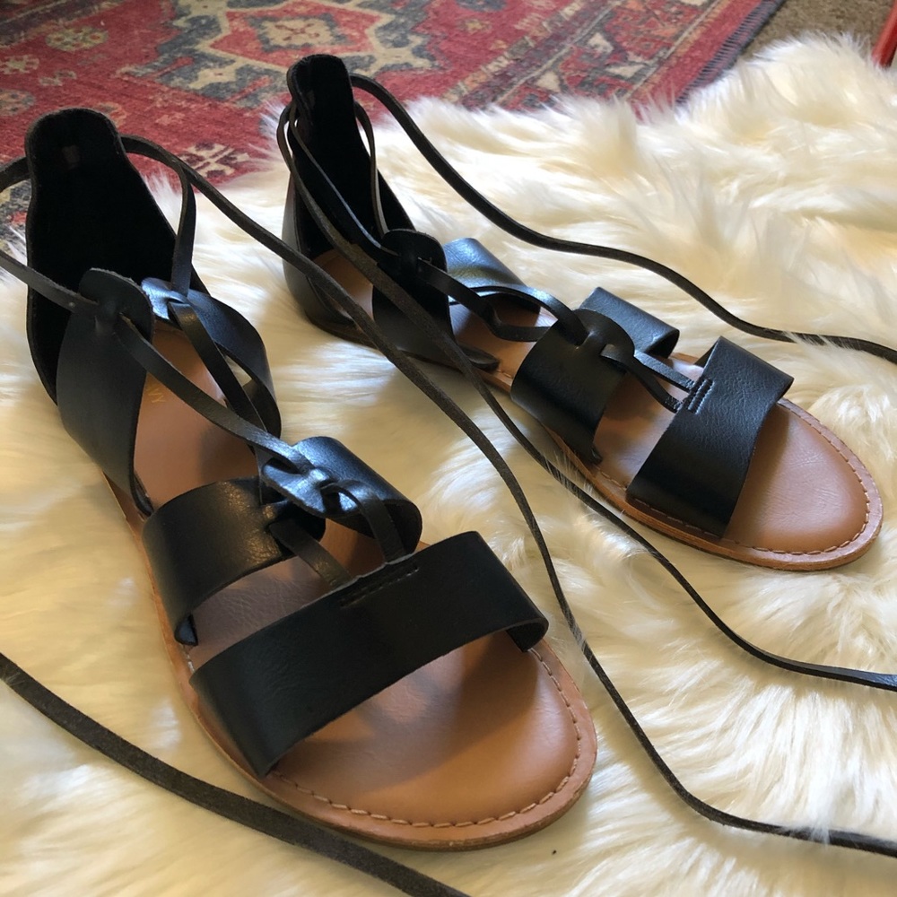 ✖️Old Navy✖️lace up ankle strap sandals
